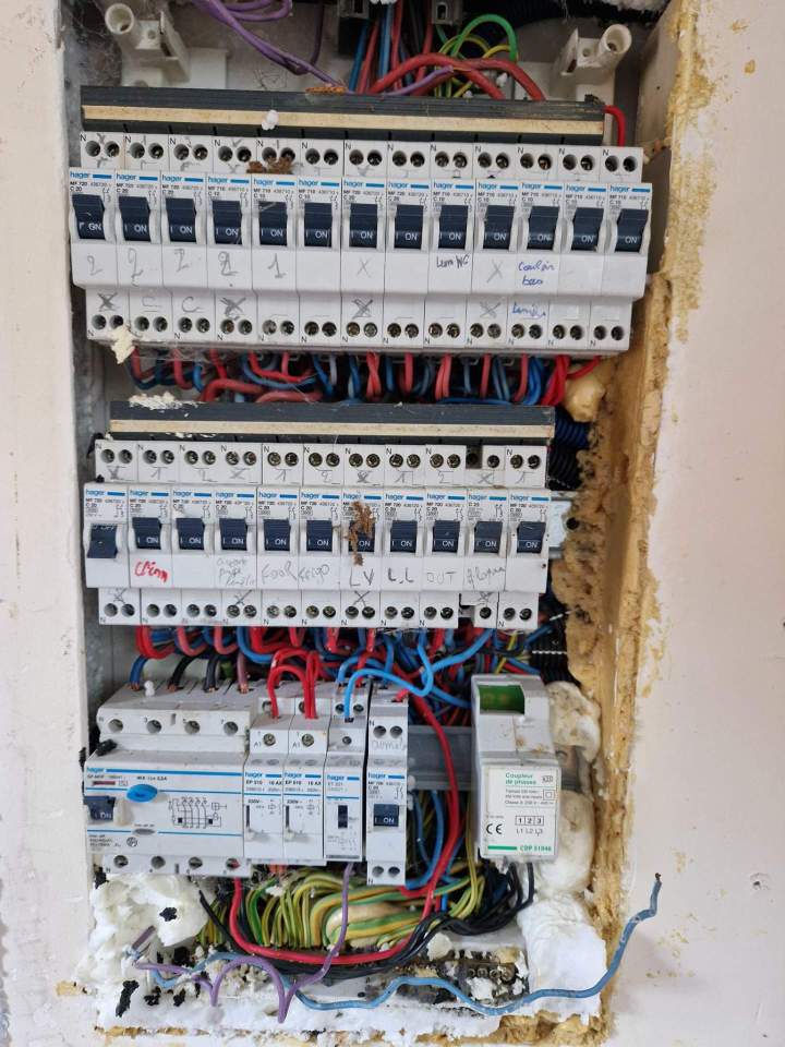 487175864 1062960485851487 8712149867246790530 n